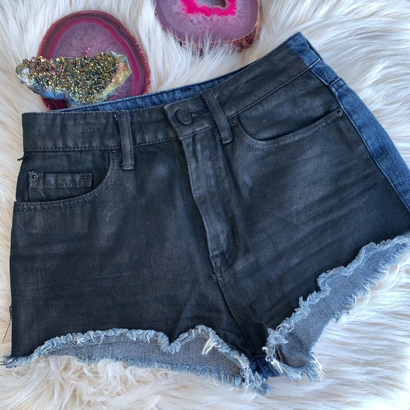 BDG High Rise Cheeky Short Size 25 - Picture 1 of 3